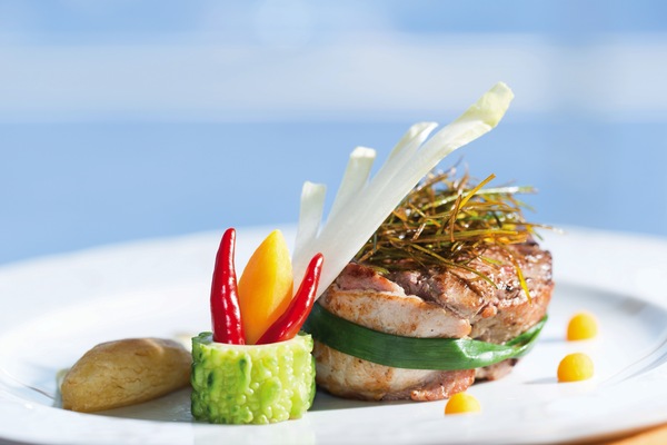 APT Travelmarvel MS Caledonian Sky Food.jpg